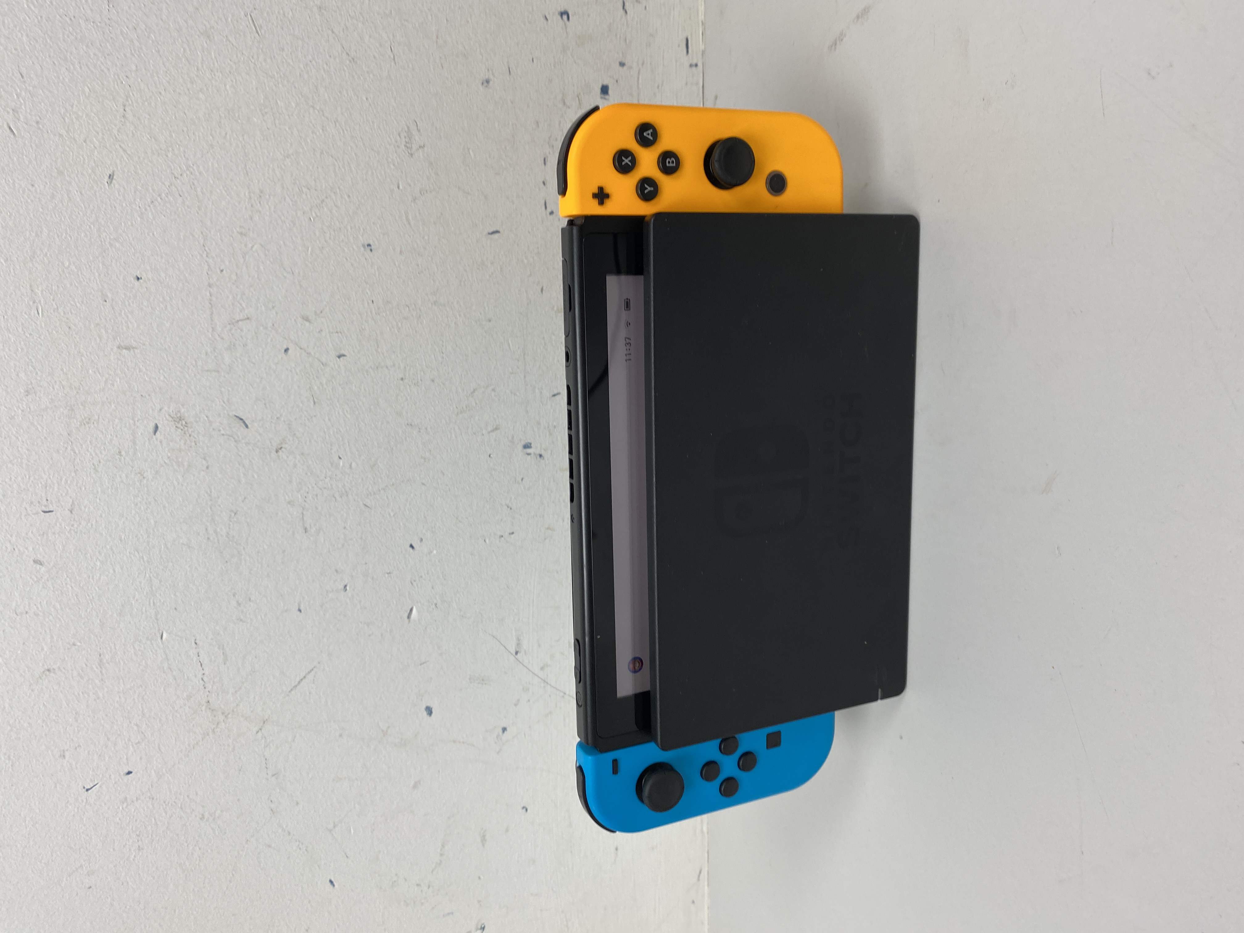 Pre-owned Nintendo switch original HAC-001(01) - Own4Less